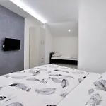 Palace 3*