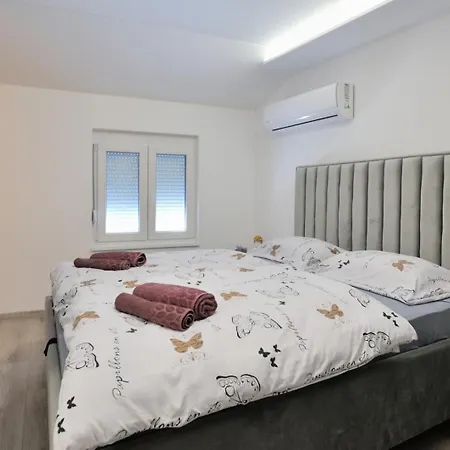 Palace 3*